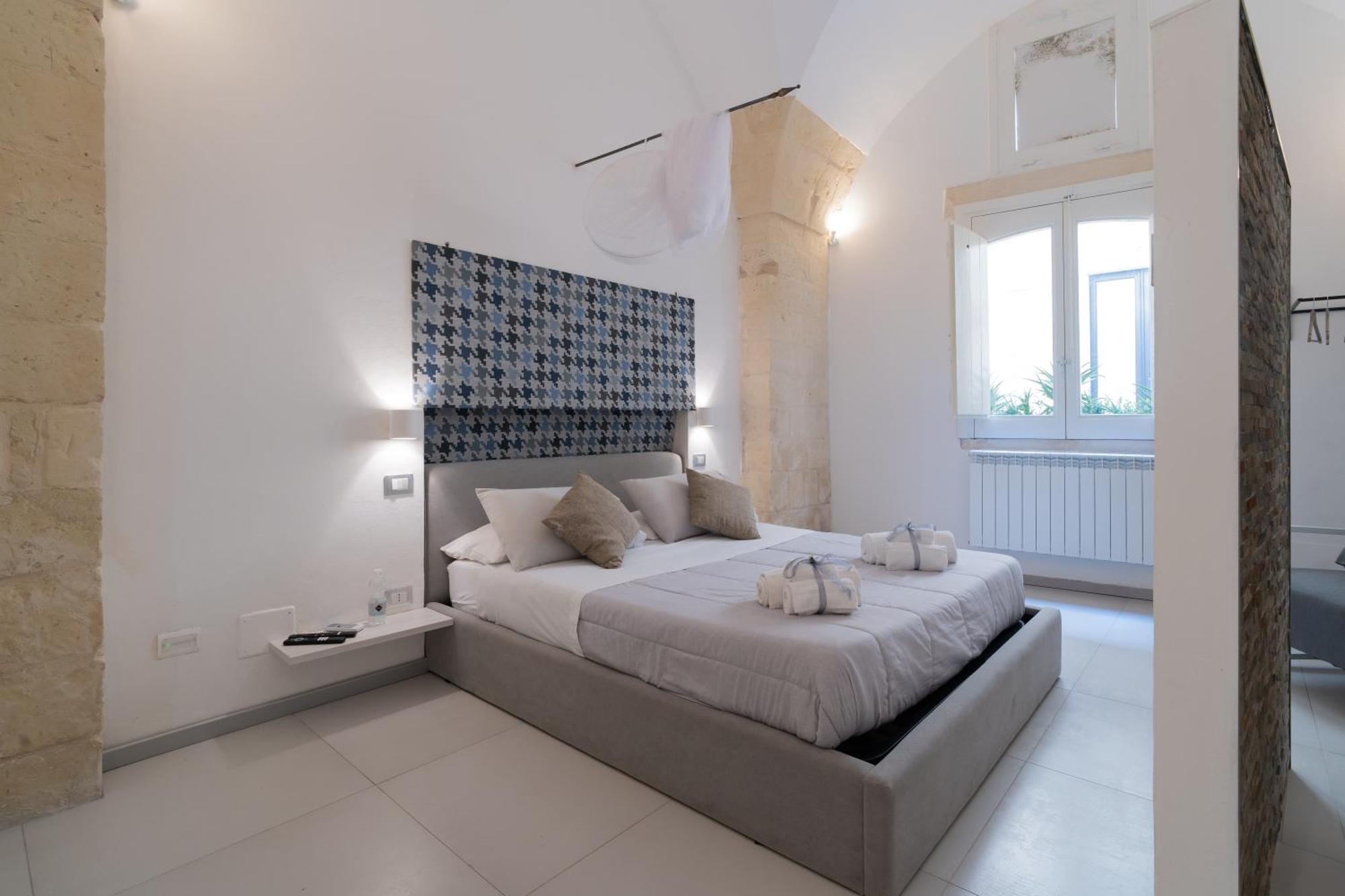 Dimora Barocca Luxury Suites Lecce Exterior foto