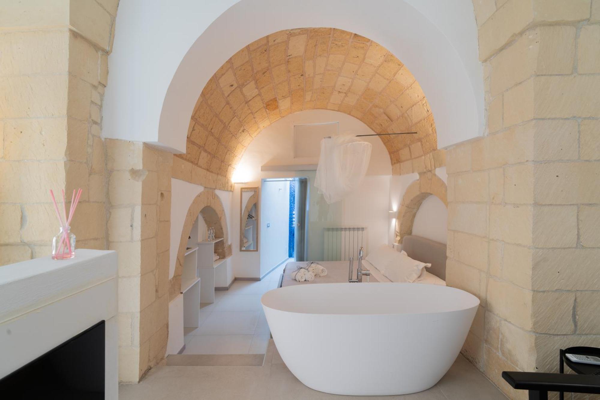 Dimora Barocca Luxury Suites Lecce Exterior foto