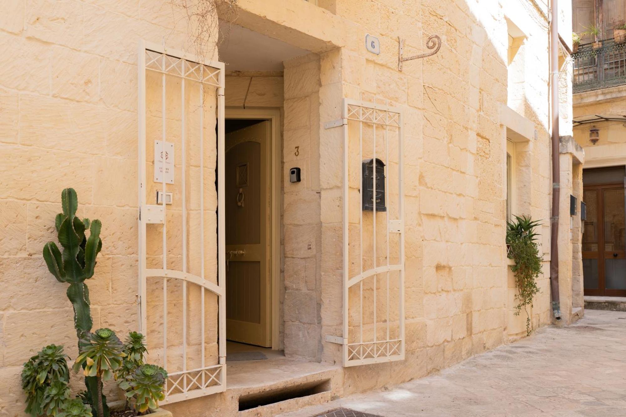 Dimora Barocca Luxury Suites Lecce Exterior foto