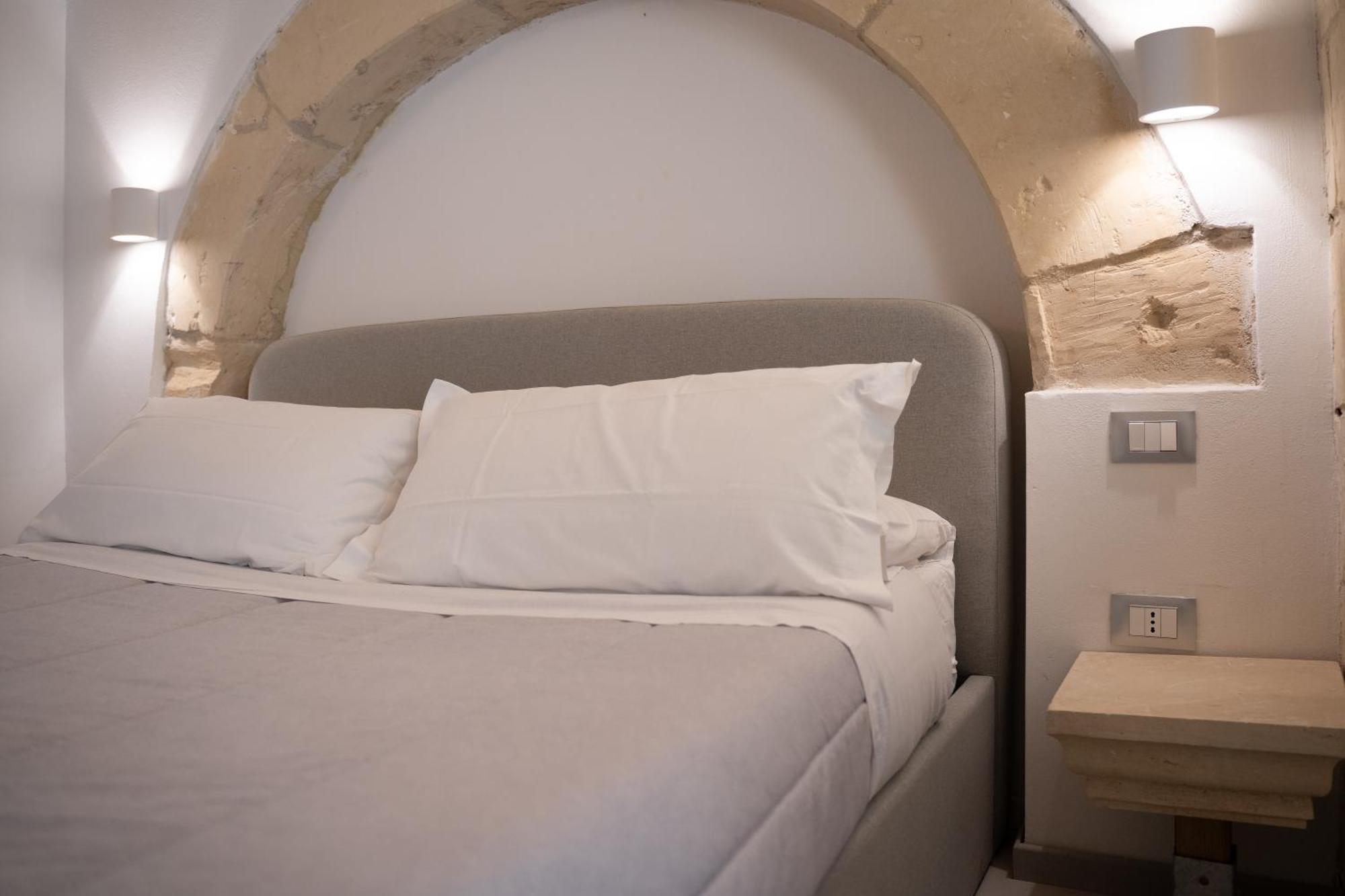 Dimora Barocca Luxury Suites Lecce Exterior foto
